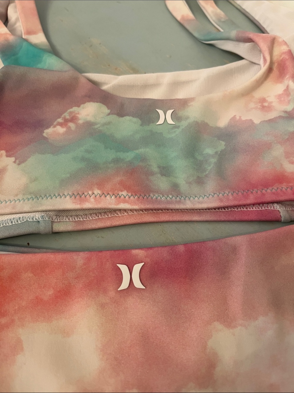 Hurley Medium Watercolour Cloud Wash Pastel Bikini Set - Picture 4 of 15